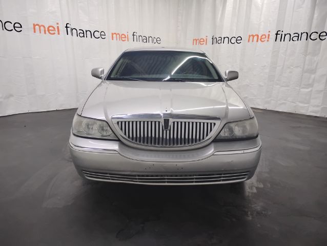 2010 Lincoln Town Car