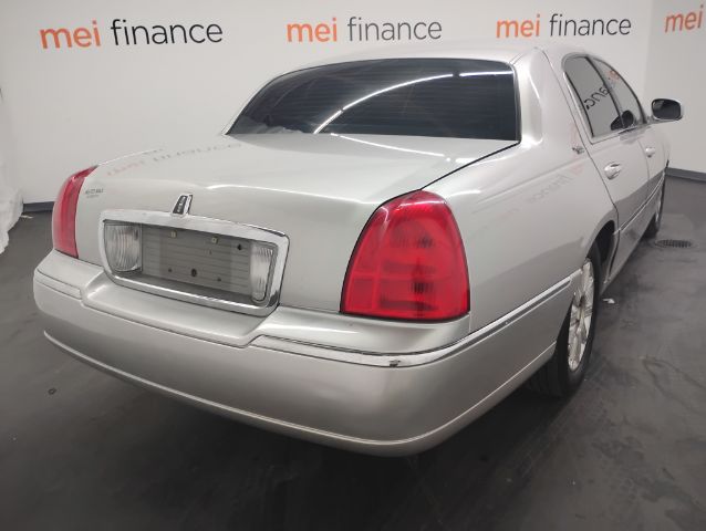 2010 Lincoln Town Car