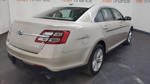 2017 Ford Taurus