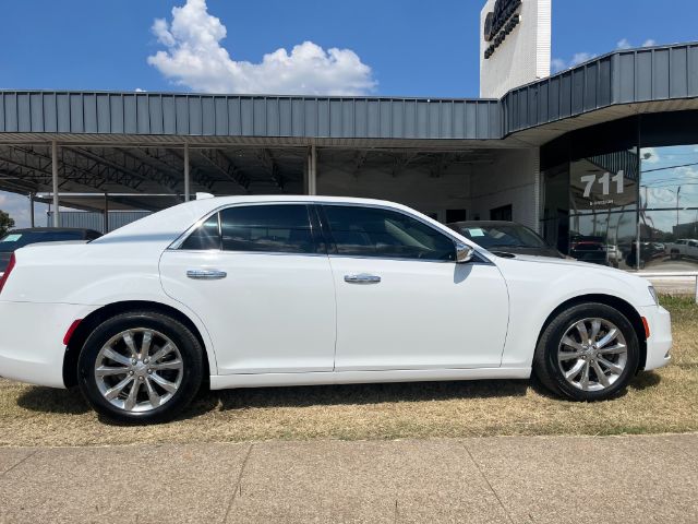 2019 Chrysler 300