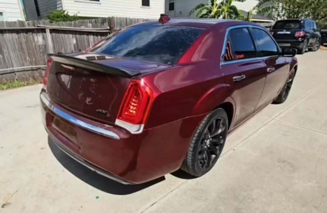 2017 Chrysler 300C