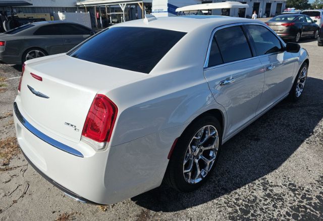 2016 Chrysler 300C