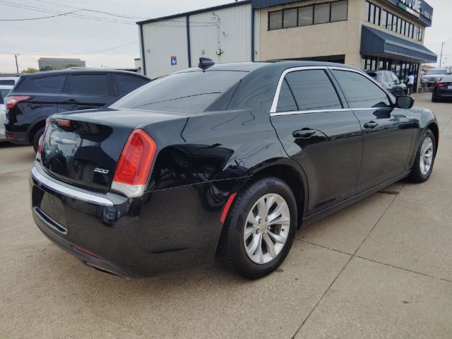 2018 Chrysler 300