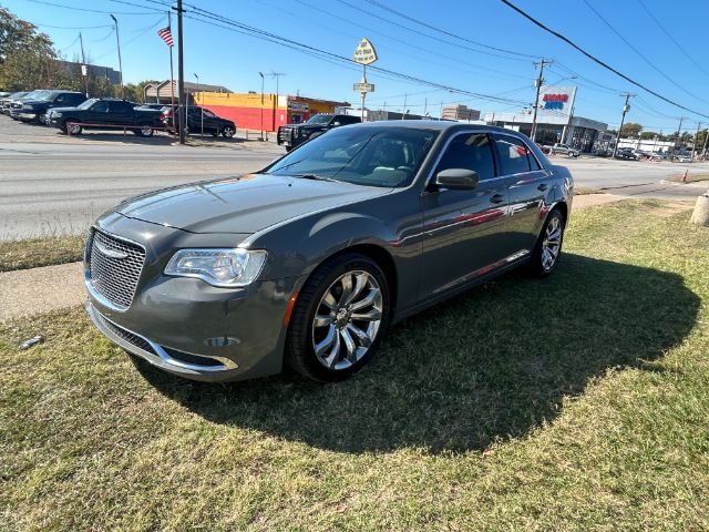 2017 Chrysler 300