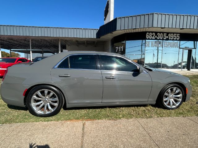 2017 Chrysler 300