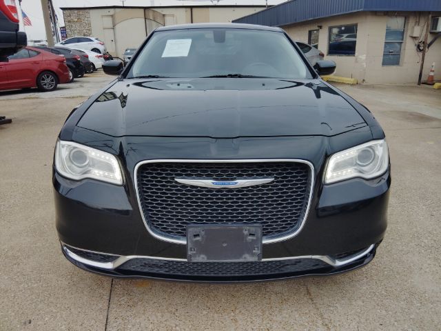 2018 Chrysler 300