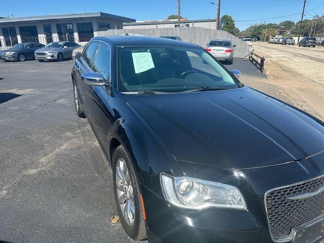 2016 Chrysler 300C