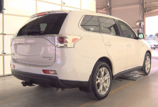 2014 Mitsubishi Outlander