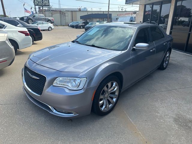 2017 Chrysler 300