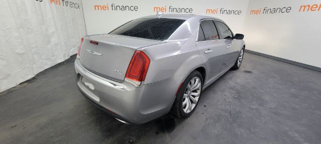 2017 Chrysler 300C
