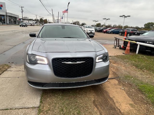 2018 Chrysler 300