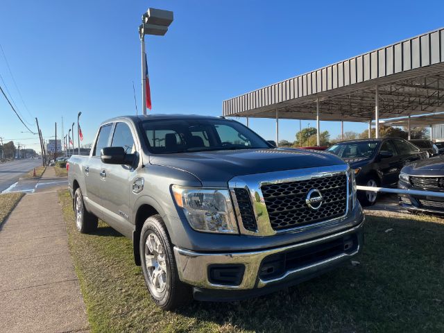 2017 Nissan Titan