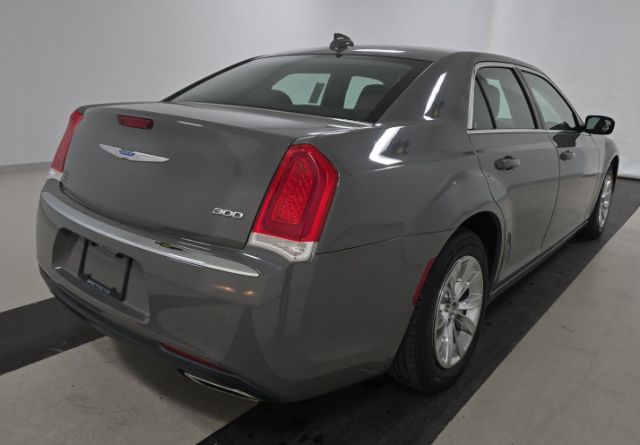 2018 Chrysler 300