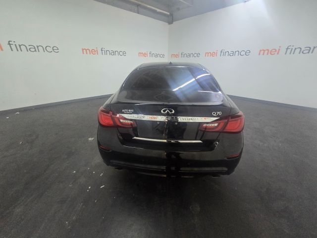 2017 Infiniti Q70