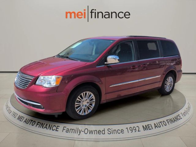 2015 Chrysler Town & Country Touring-L's photo