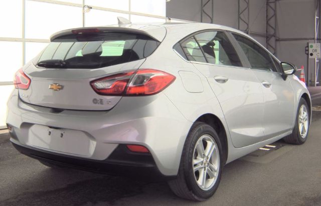 2018 Chevrolet Cruze LT Hatchback Auto's photo