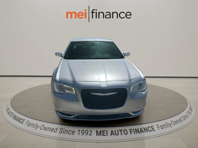 2018 Chrysler 300