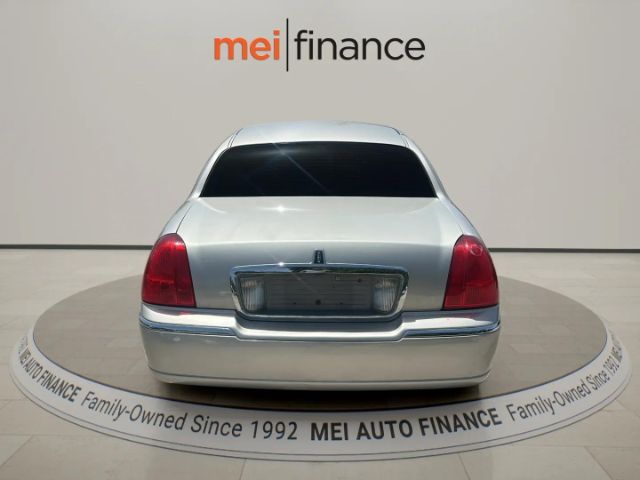 2010 Lincoln Town Car